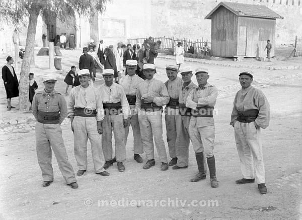Afrika 1932. Uniformierte Soldaten. Algerien?