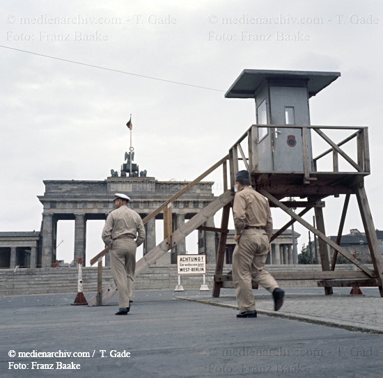 1961. Bilder von der Berliner Mauer