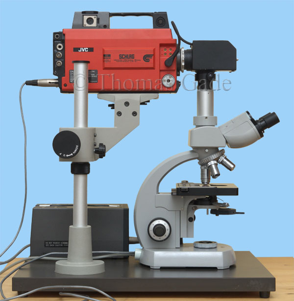 JVC KY-1900E Broadcast Videokamera aus 1984 am Mikroskop